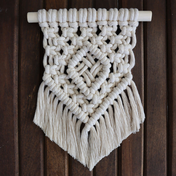 “Auda” Mini Macrame Wall Hanging PDF Pattern | Woven Diamond Design