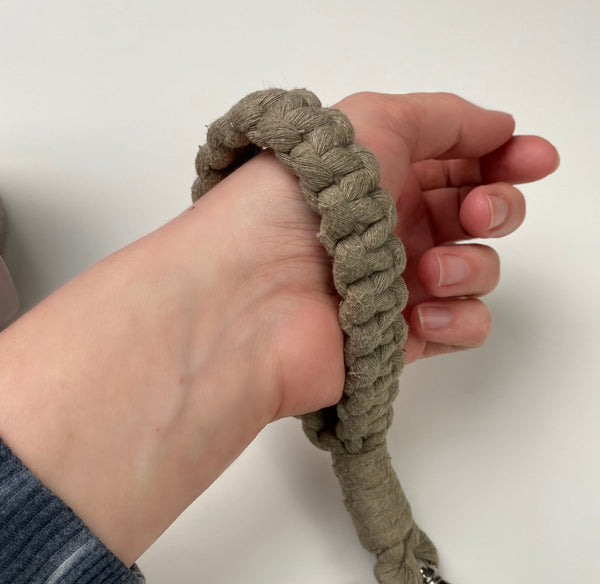 Macrame Wristlet Keychain Pattern