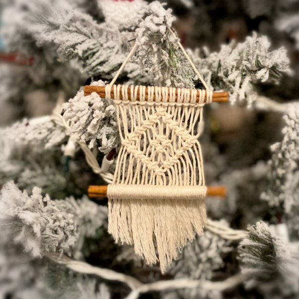 7 Macrame Christmas Ornament Patterns